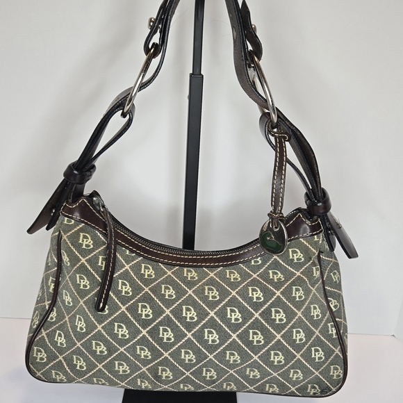 Dooney & Bourke Handbags - Dooney & Bourke Shoulder Bag Vintage